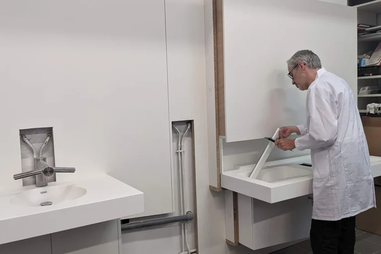 Comment iStone a conçu une vasque recyclée à partir de déchets de plastique