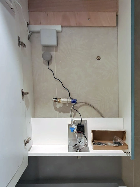 Installation meuble miroir